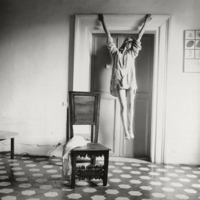 FRANCESCA WOODMAN: «EL AUTORRETRATO COMO RECURSO&nbsp;CATÁRTICO»