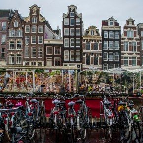 «LA ESCENOGRAFÍA CORPÓREA-VIVIENTE DE&nbsp;AMSTERDAM»