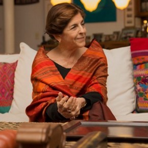 AL DIVÁN CRISTINA BANEGAS – Por Dra. Raquel&nbsp;Tesone