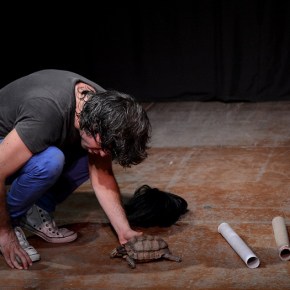 ANTIHÉROE OFF Por ANA BOGADO&nbsp;–