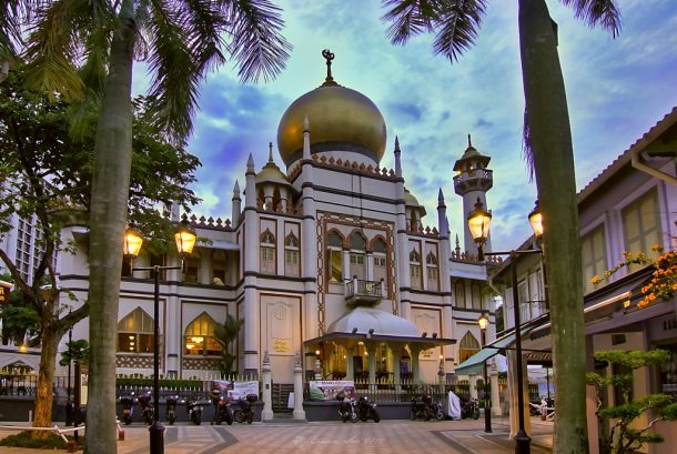 singapur-the_sultan_mosque_at_kampong_glam_singapore_8125148933-1024x688
