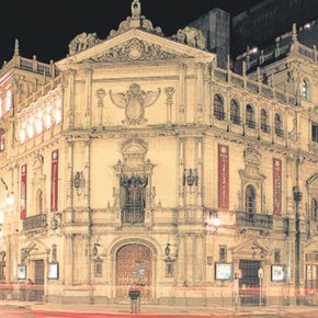 REAPERTURA DEL TEATRO NACIONAL CERVANTES: TEORÍA KING KONG – Por Dra. Raquel Tesone y Mariano&nbsp;Barrientos