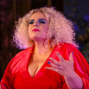 EL HOTEL ES UN CUERPO: ReInA – Actúa:  Maiamar Abrodos – Dirección: Natalia&nbsp;Villamil