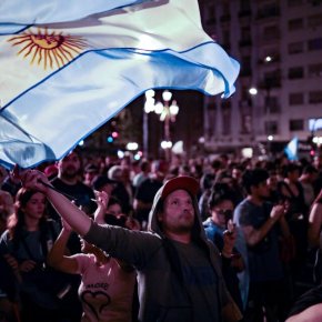 PARA QUE NO NOS ROBEN NI LA VIDA NI LA ARGENTINA: NOTA&nbsp;EDITORIAL