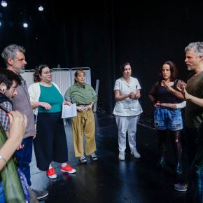 EL FONDO DE LA ESCENA – Escrita y dirigida por Federico Olivera – Por Claudia&nbsp;Gorenstein