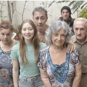 FELICES FIESTAS REINA de  Marcelo Saltal – Por Ester&nbsp;Duca