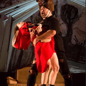 LA FRAGILIDAD DE LAS CASAS – Dirección Victoria Almeida – Por Sebastian&nbsp;Levin