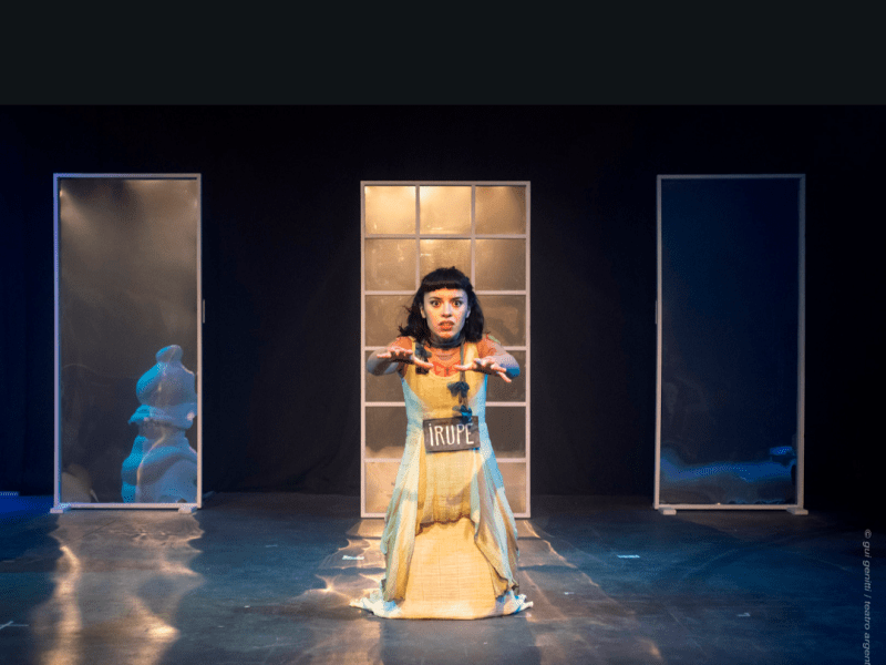 PAÍS DE NUNCA (AJEDREZ FANTÁSTICO Dramaturgia y dirección: Guillermo Parodi – Por Mariana&nbsp;Wassner